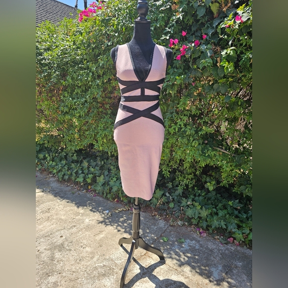 Windsor | Dresses | Windsor Midlength Form Hugging Dress Medium | Poshmark